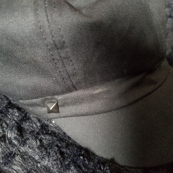 Women's Hat - Picture 3 of 5